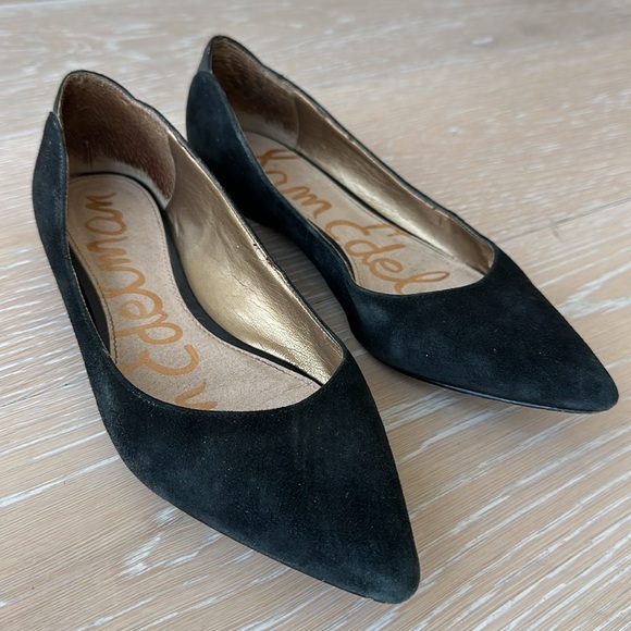 Chic Black suede Sam Edelman pointed toe flats - Picture 3 of 10